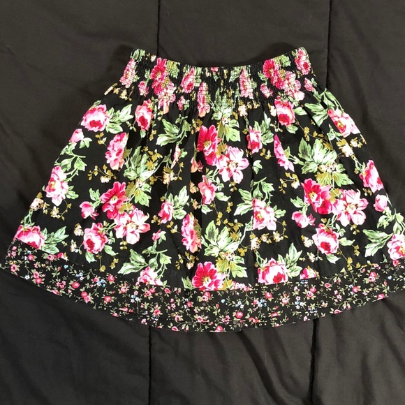 Forever 21 XXI floral flared mini skirt - Picture 2 of 8
